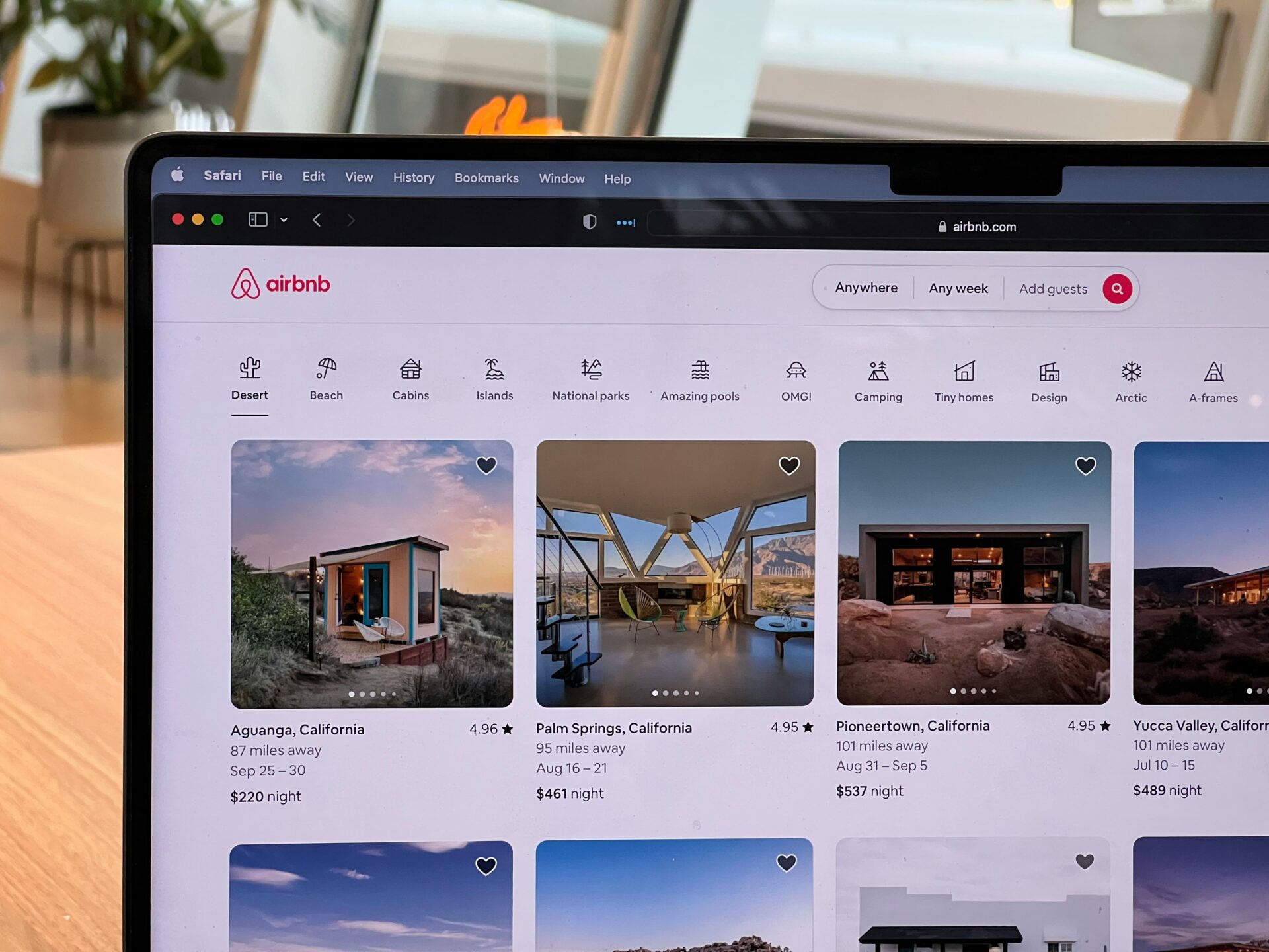 Краткосрочно отдаване под наем на жилищен имот чрез Airbnb и Booking или дългосрочно отдаване под наем– всичко, което трябва да знаете